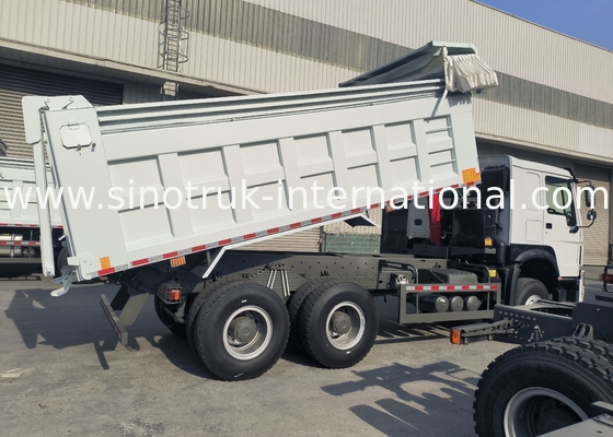 Sinotruk Howo Дэмп-грузовик 380hp 6 × 4 20CBM Белый с автоматической брезентой