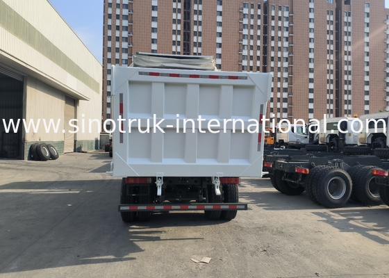 Sinotruk Howo Дэмп-грузовик 380hp 6 × 4 20CBM Белый с автоматической брезентой