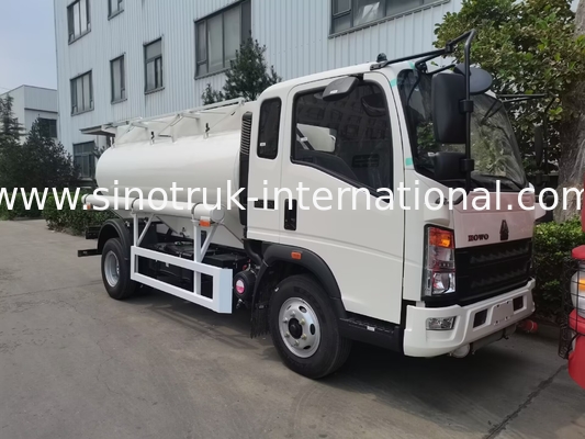 SINOTRUK HOWO 4X2 6 колес Нефтяной танк 5-6CBM