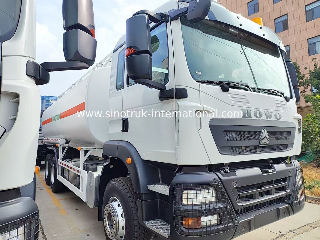 Белый HOWO TX 6×4 Транспортный грузовик 336 л.с. 25CBM топливный бак, стабильная транспортная производительность