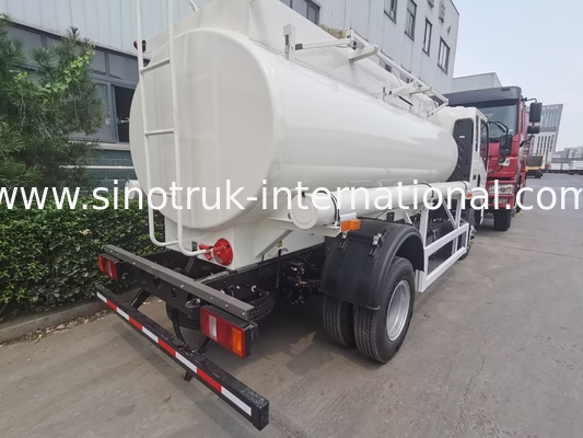 SINOTRUK HOWO 4X2 6 колес Нефтяной танк 5-6CBM